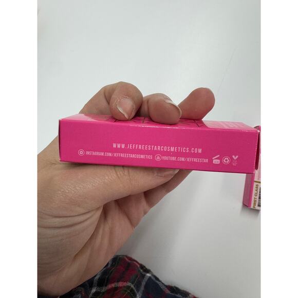 Jeffree Star Cosmetics Velour Liquid Lipstick- Hidden Hills Chestnut Nude Rose - Picture 5 of 7